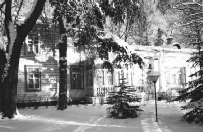 Komarovka home in winter
